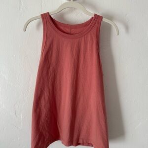 EVERLANE -The Tank in Essential Cotton.